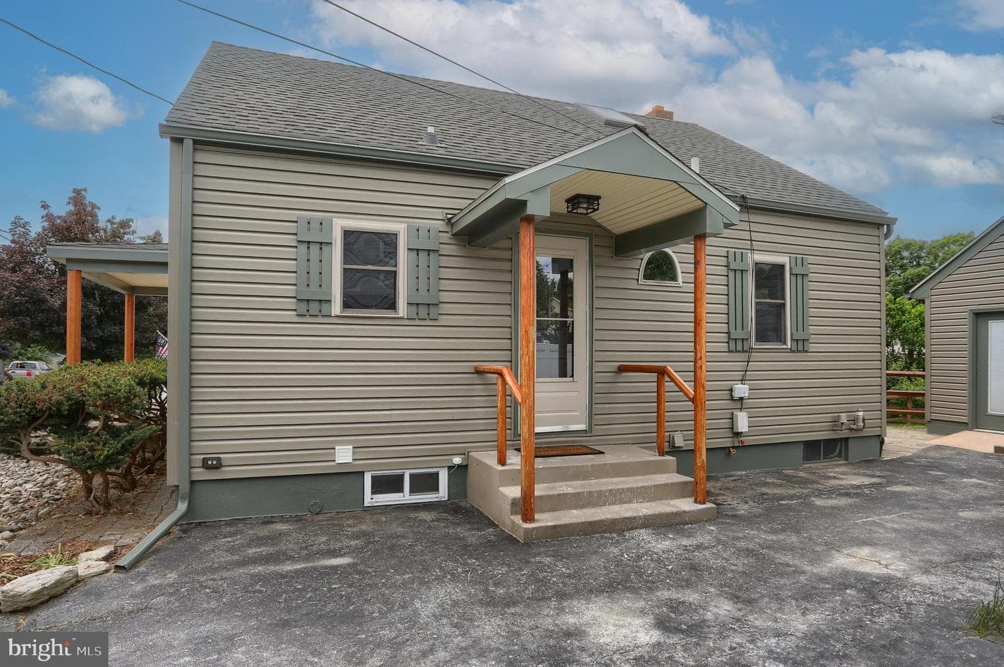 455 Beechwood Avenue photo 3