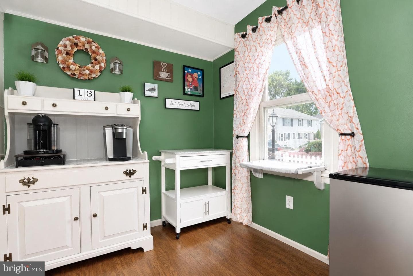 998 E Maple Street photo 6