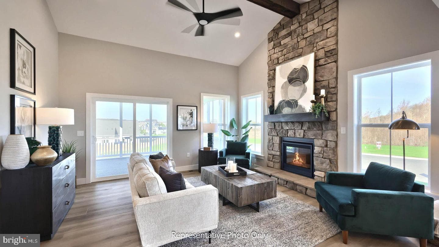 48 Canterbury Lane photo 8
