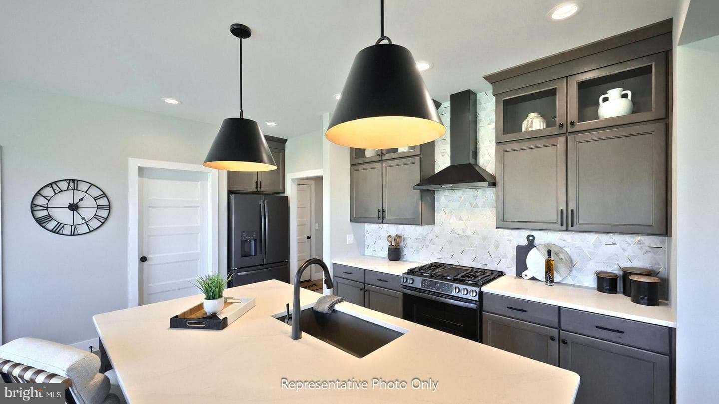 46 Canterbury Lane photo 10