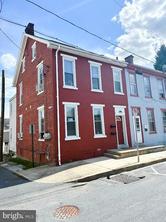 924 Water Street photo 5