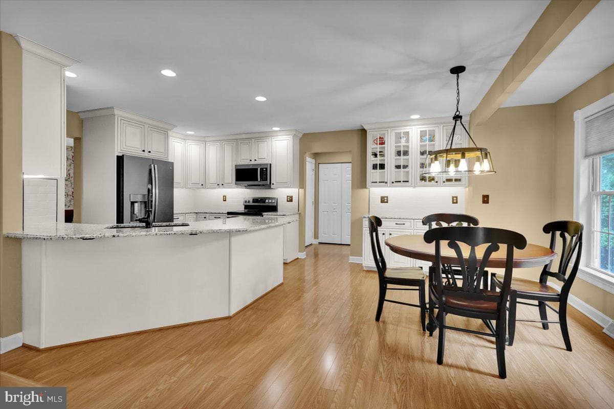 128 Macintosh Drive photo 11