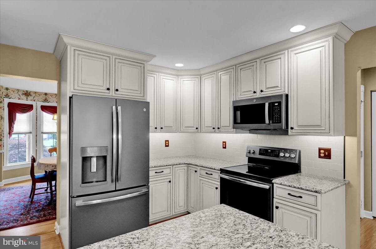 128 Macintosh Drive photo 14