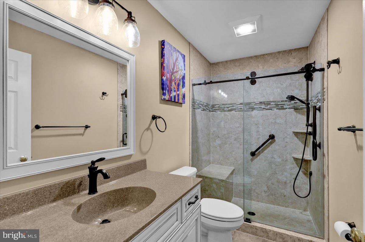 128 Macintosh Drive photo 25