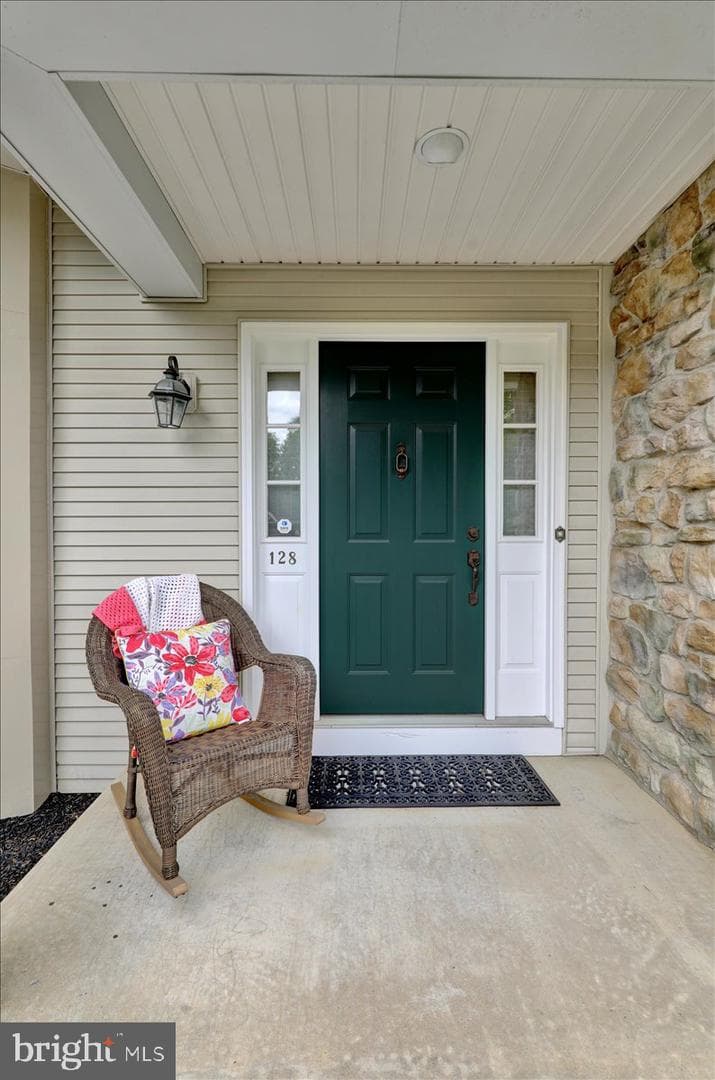 128 Macintosh Drive photo 3