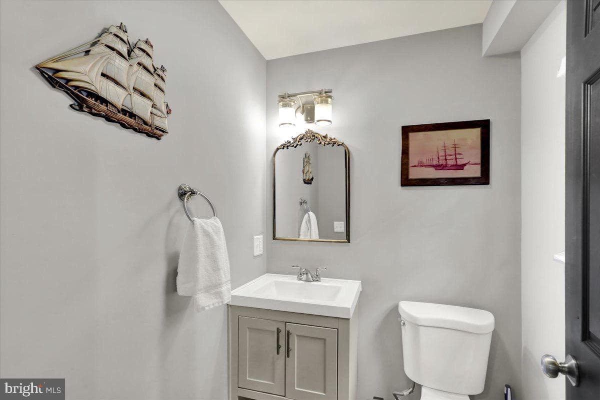 18 E Maple Street photo 14