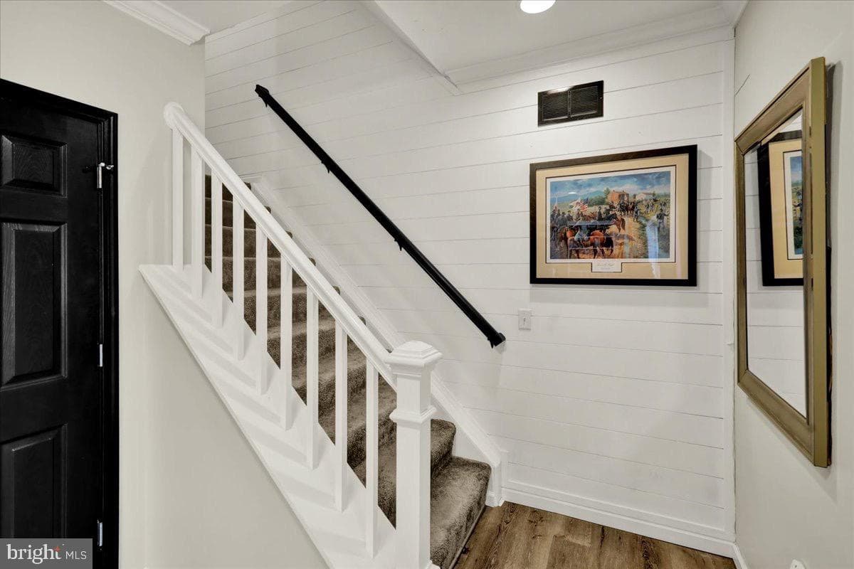 18 E Maple Street photo 16