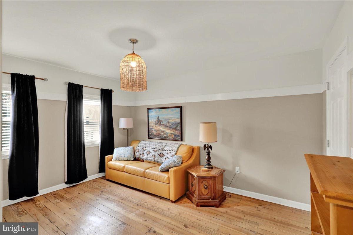18 E Maple Street photo 24