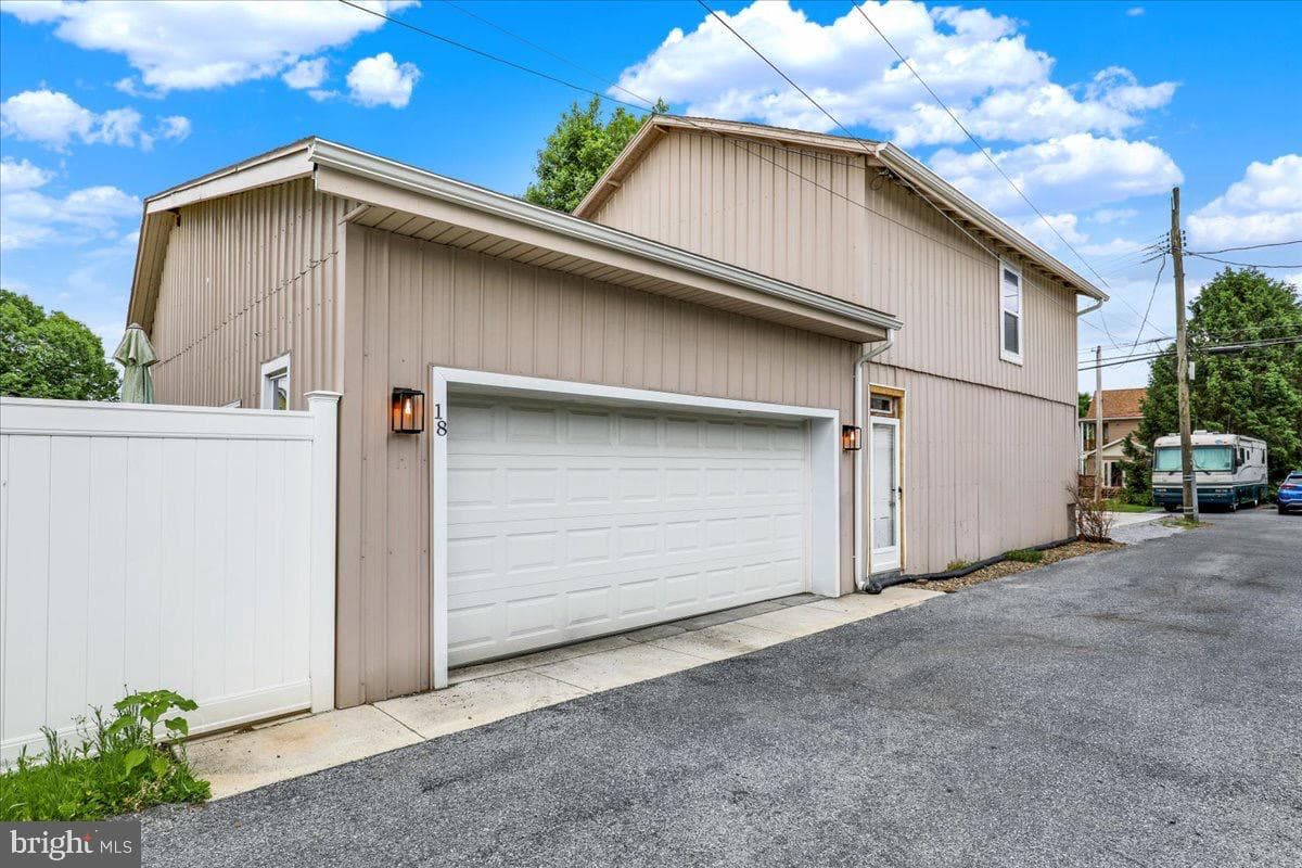 18 E Maple Street photo 36