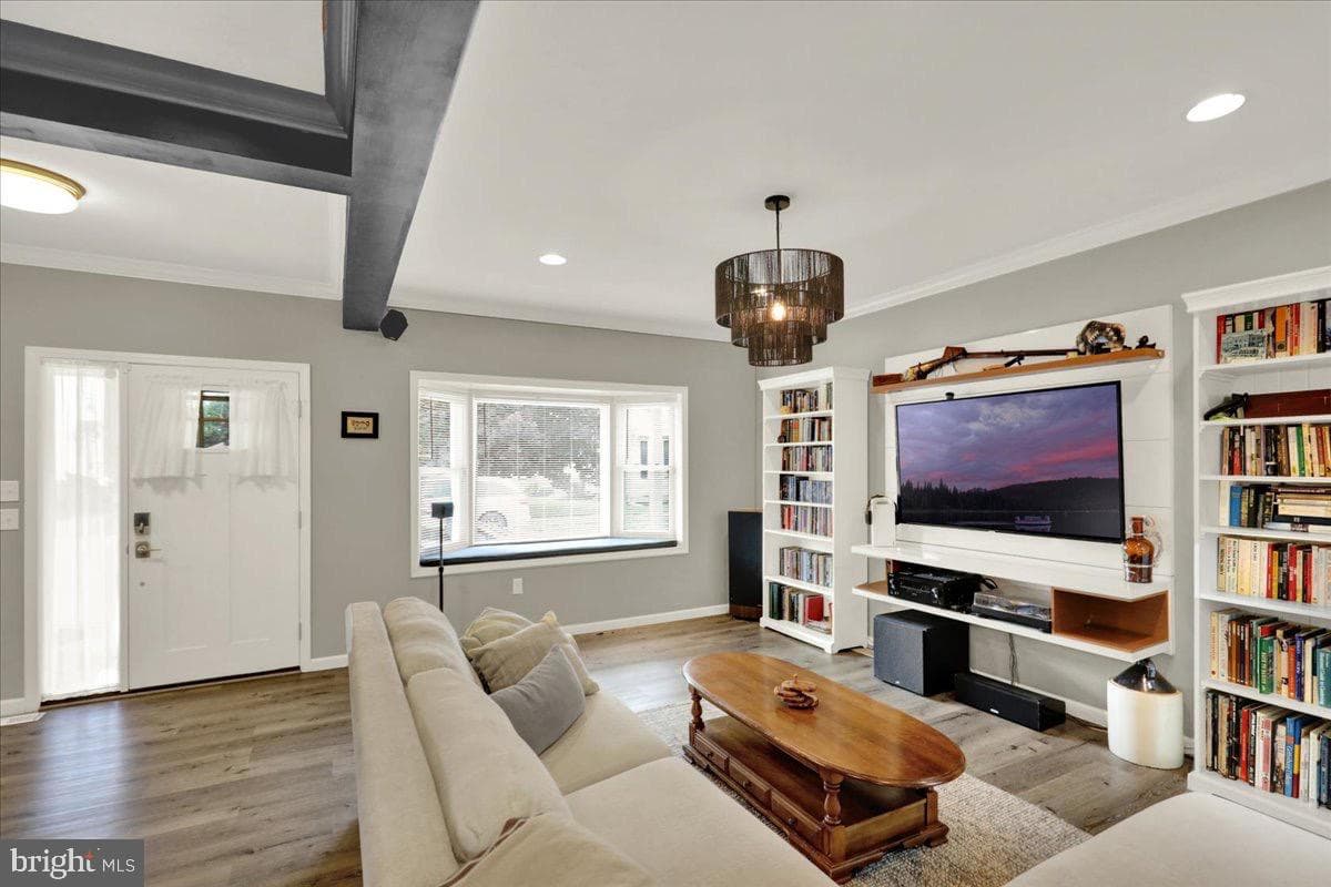 18 E Maple Street photo 5