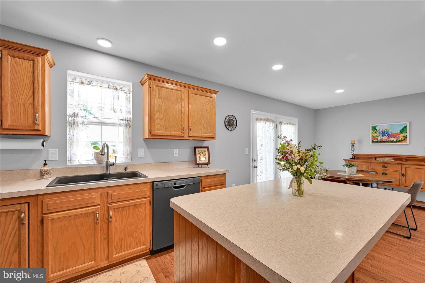 2171 Penn Street photo 11