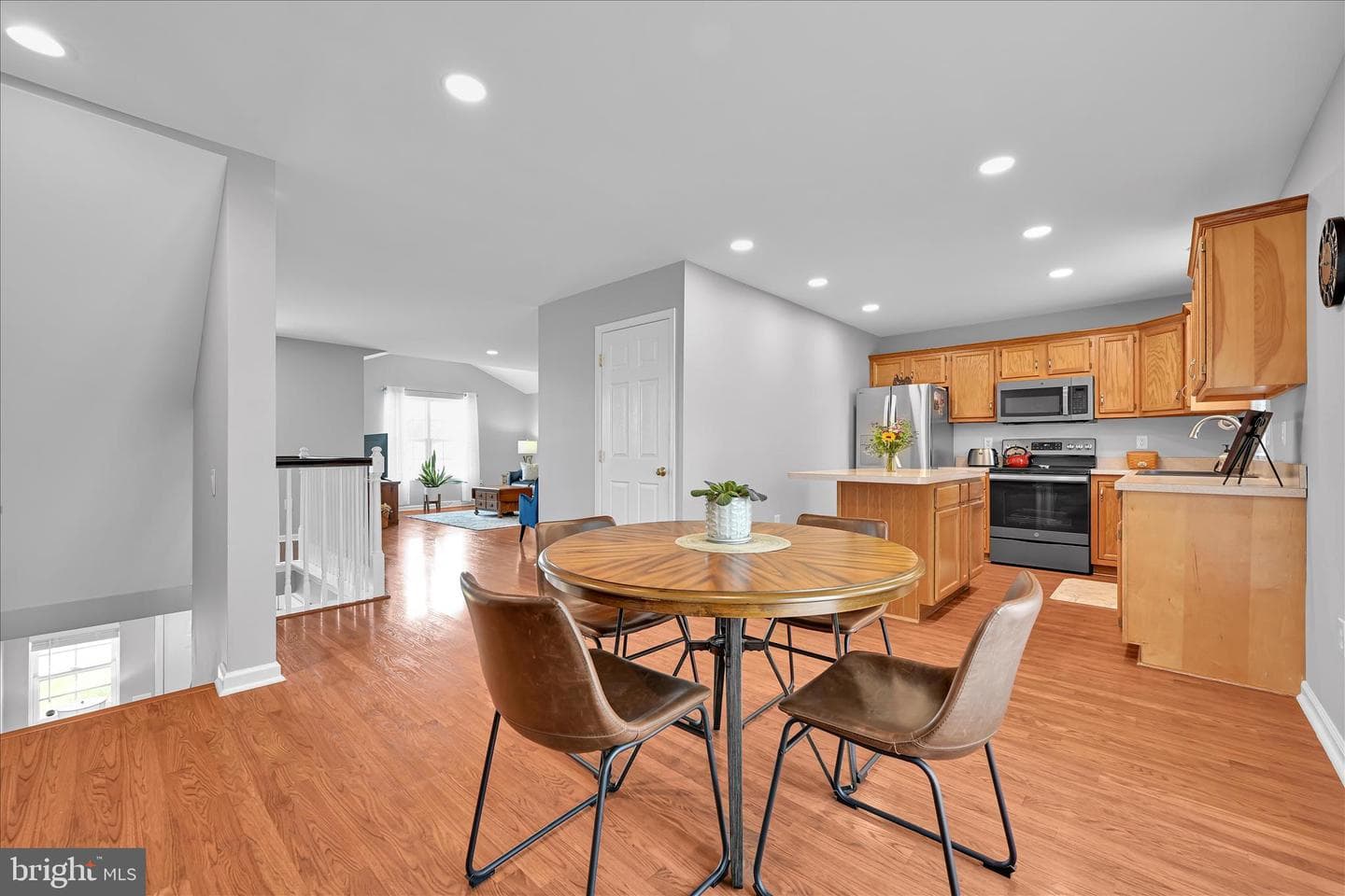 2171 Penn Street photo 4