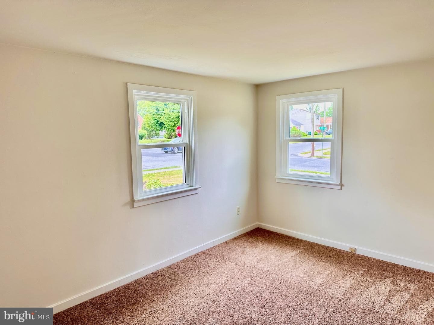 301 E Poplar Street photo 8