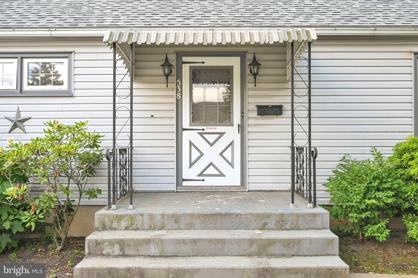 538 W Walnut St L-0122