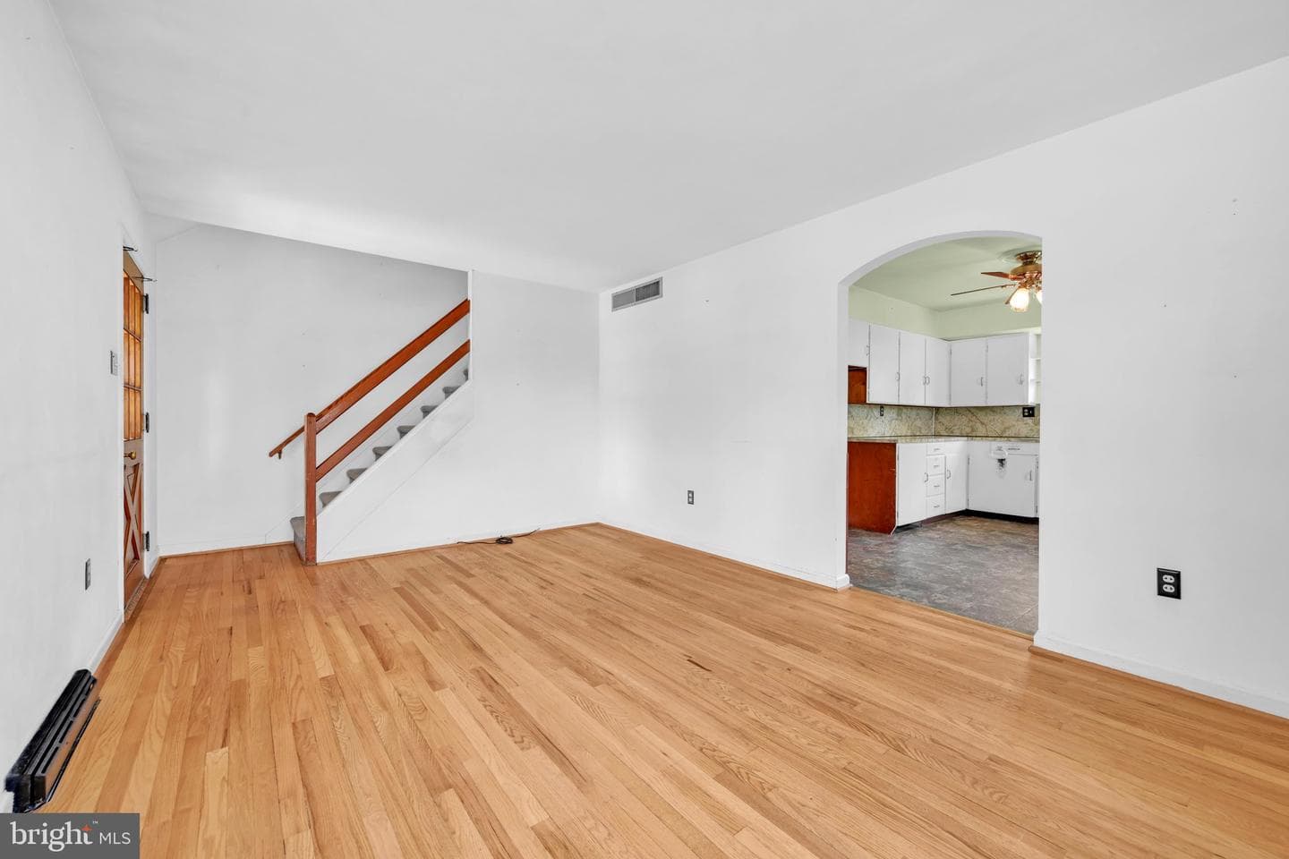 538 W Walnut St L-0122 photo 5