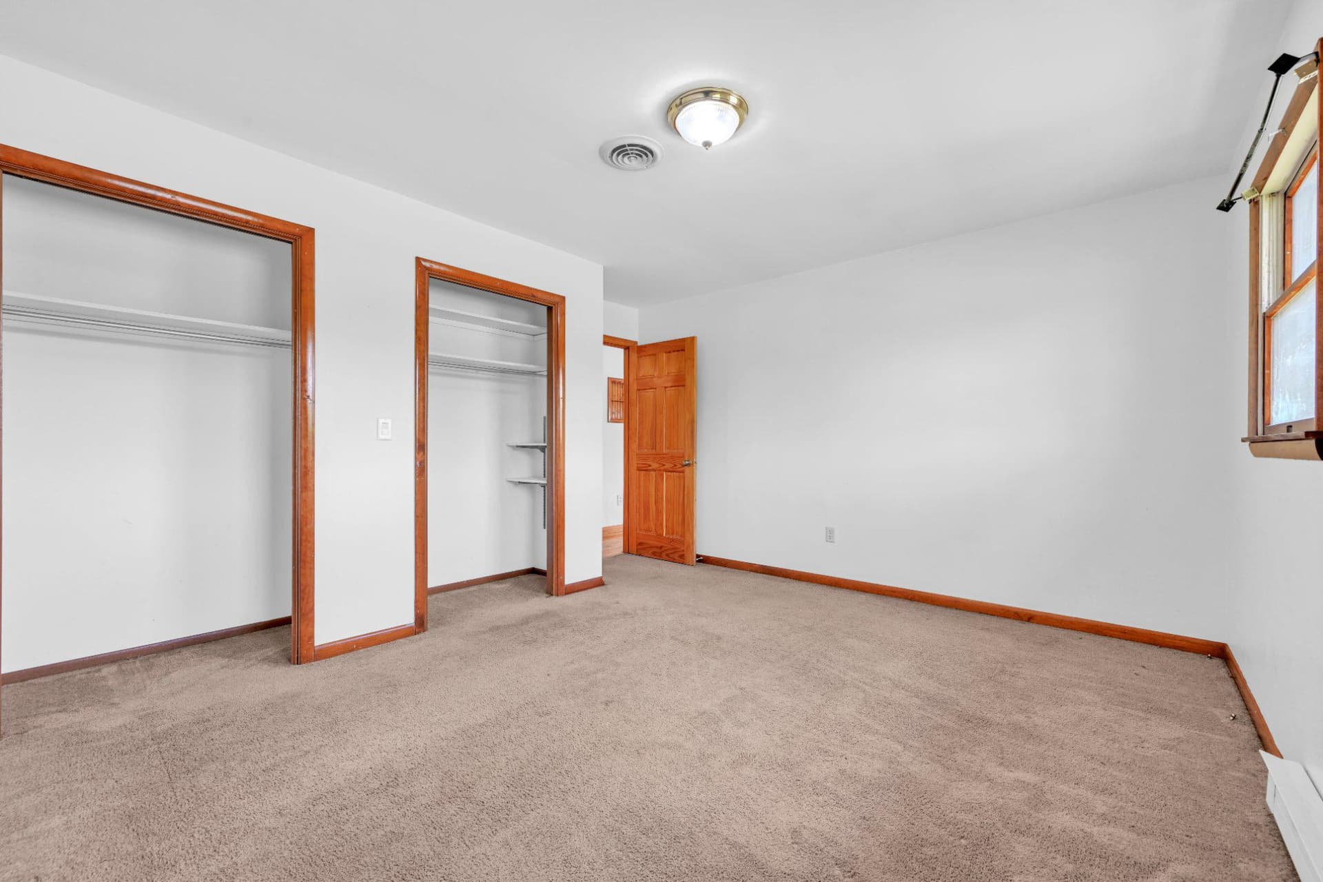 103 W Walnut Street photo 12