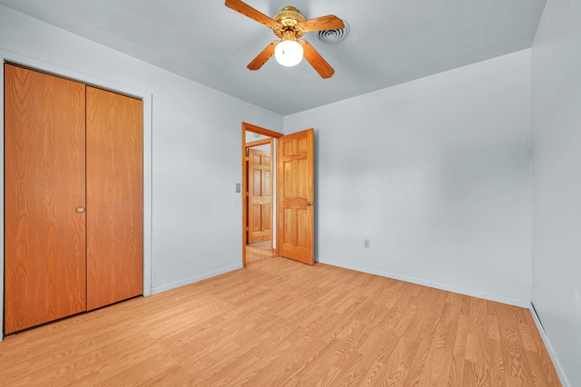 103 W Walnut Street photo 15