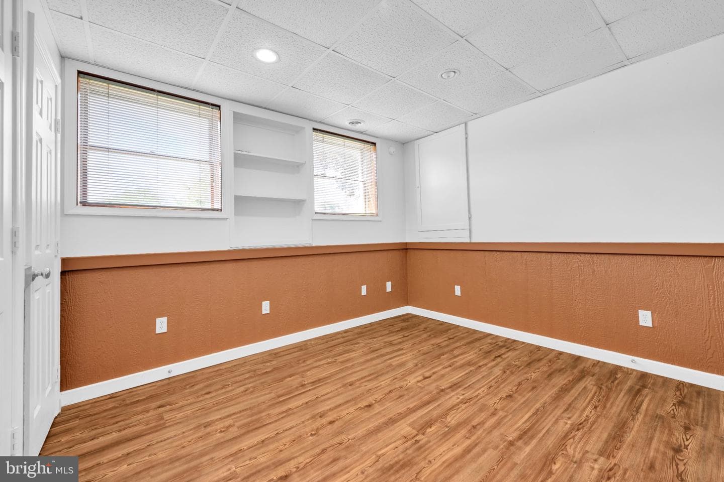 103 W Walnut Street photo 20