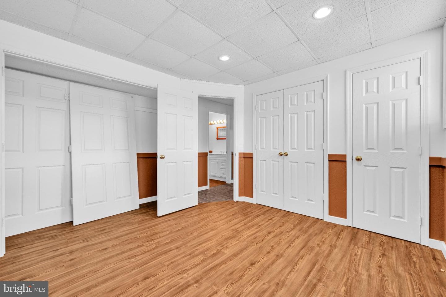 103 W Walnut Street photo 21
