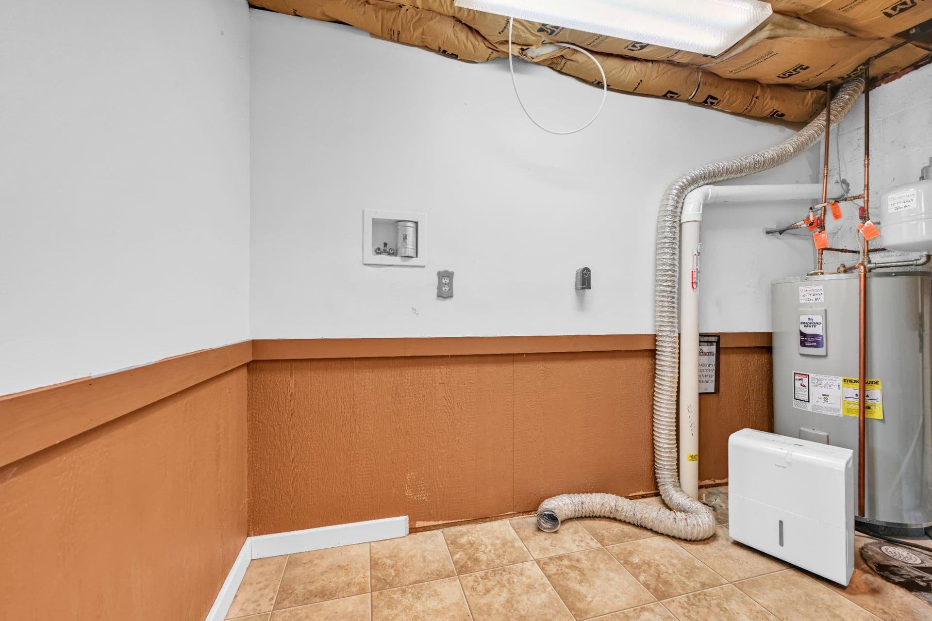 103 W Walnut Street photo 22
