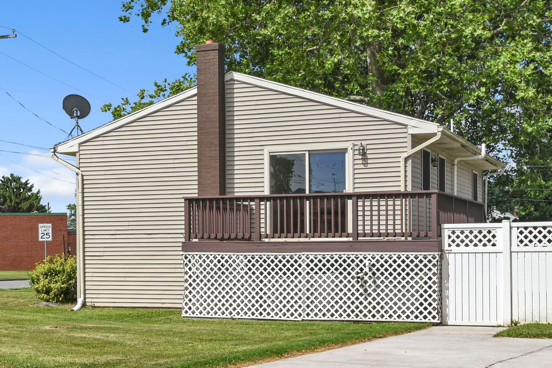 103 W Walnut Street photo 25