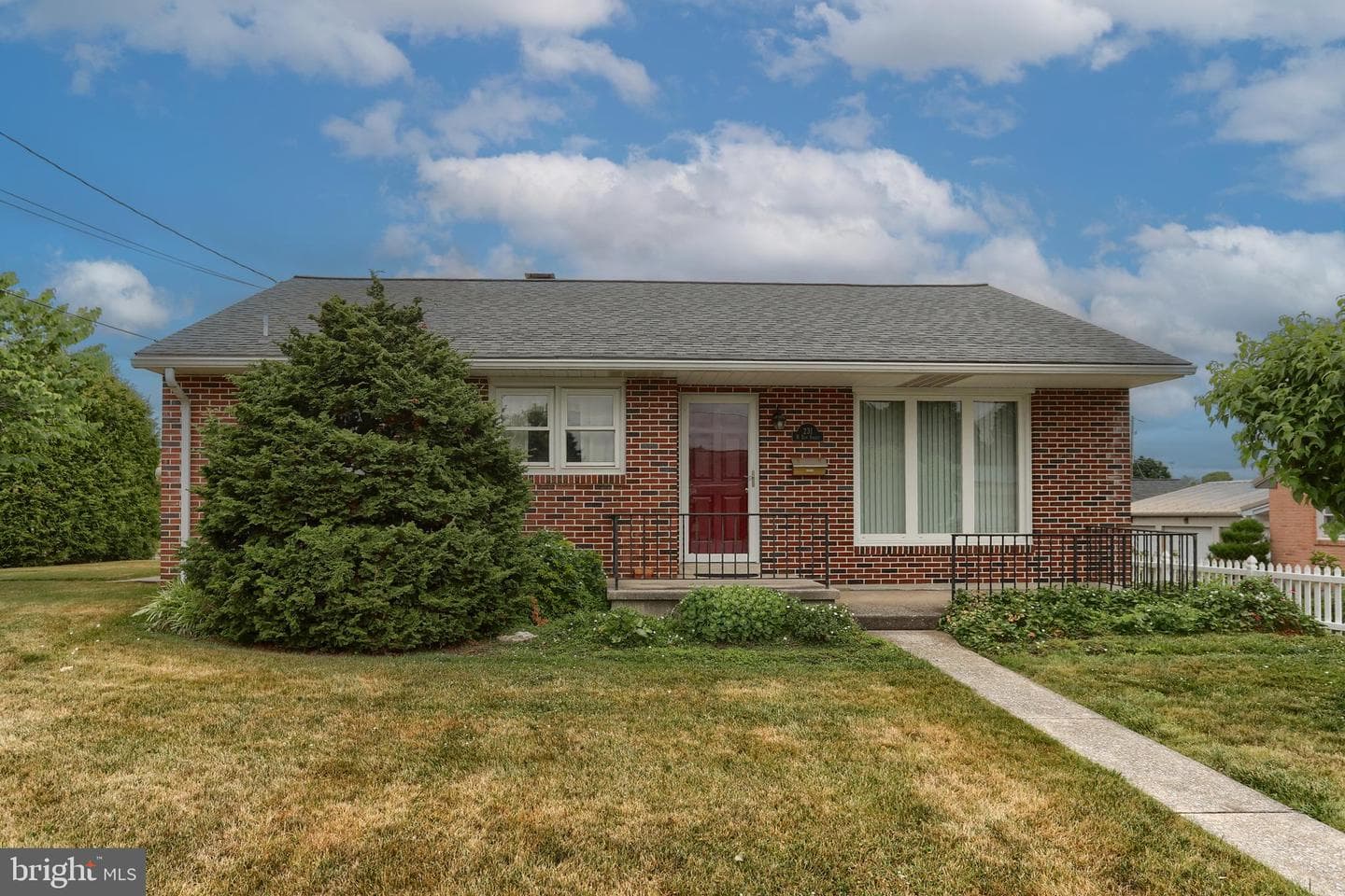 231 W Elm Street, Palmyra