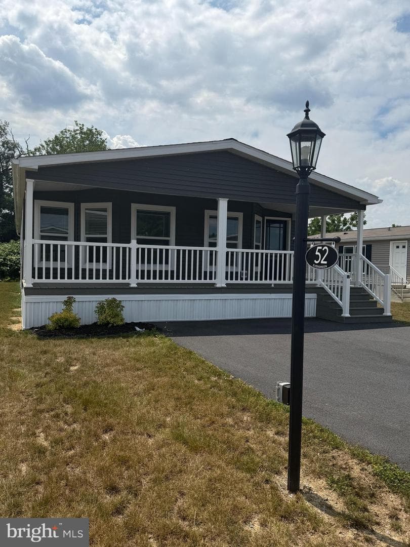 52 Evergreen Aly, Palmyra