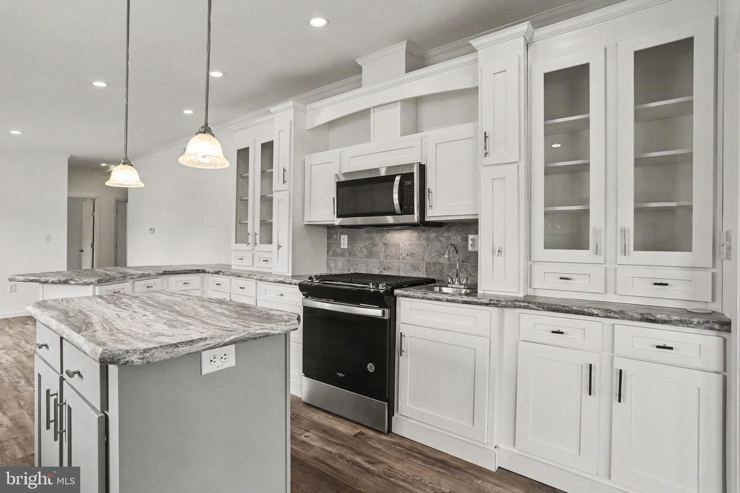 52 Evergreen Aly photo 19