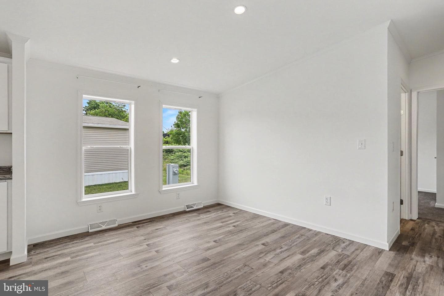 52 Evergreen Aly photo 23