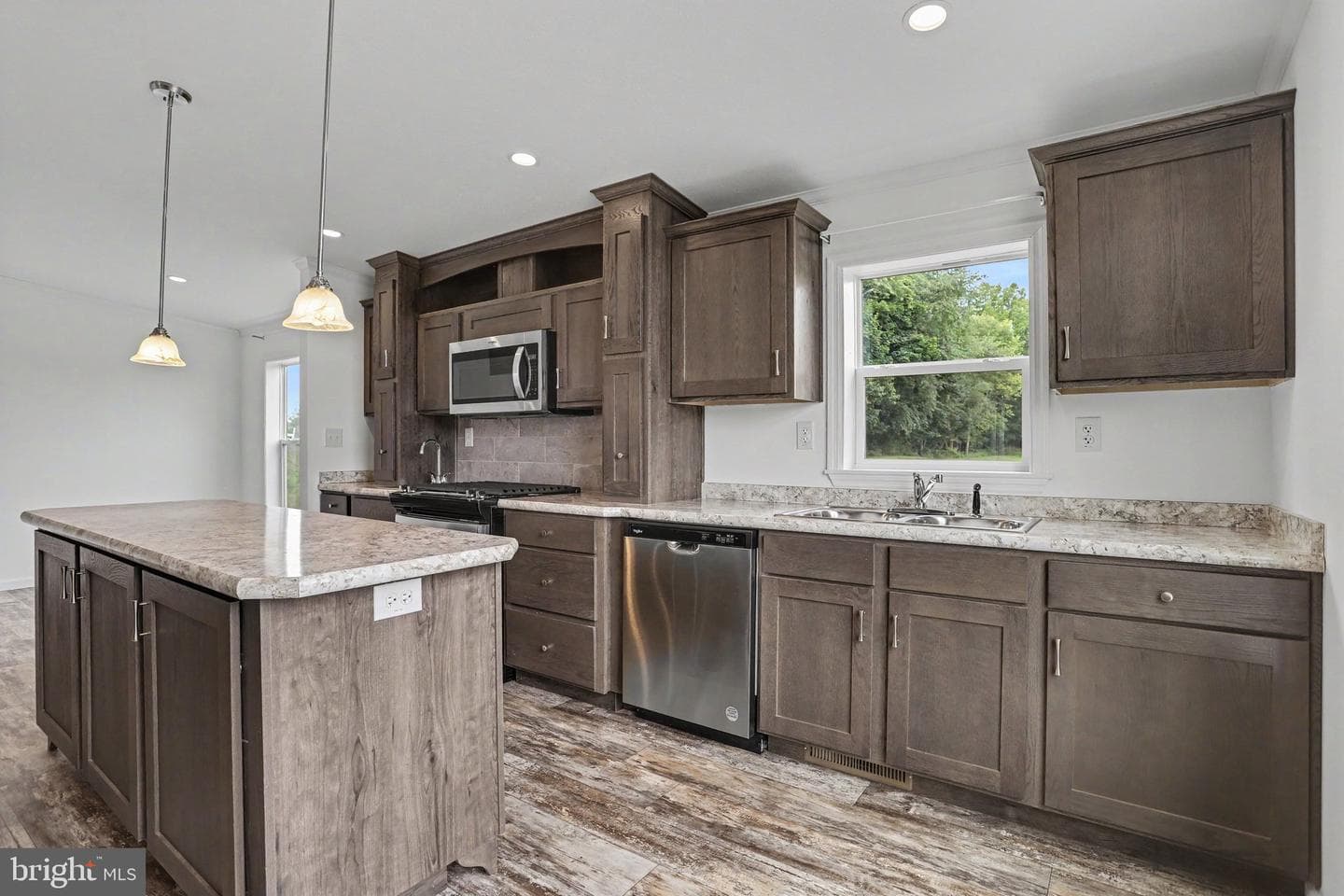 61 Evergreen Aly photo 15