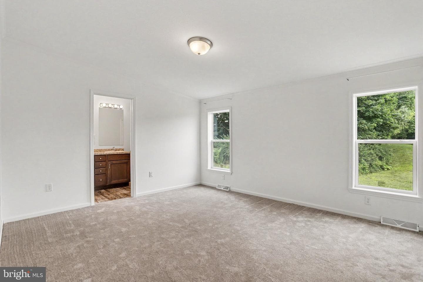 61 Evergreen Aly photo 21