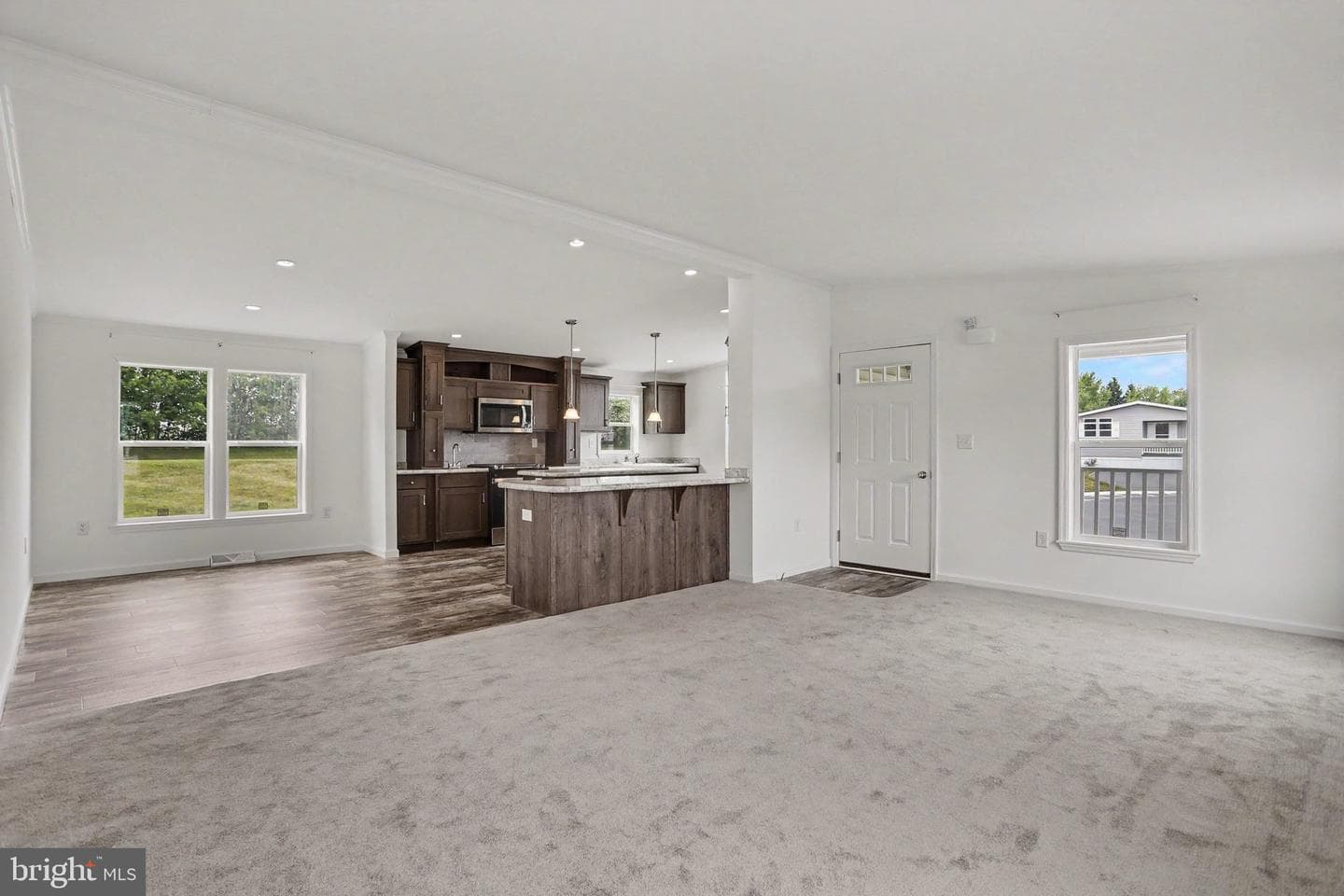 61 Evergreen Aly photo 7