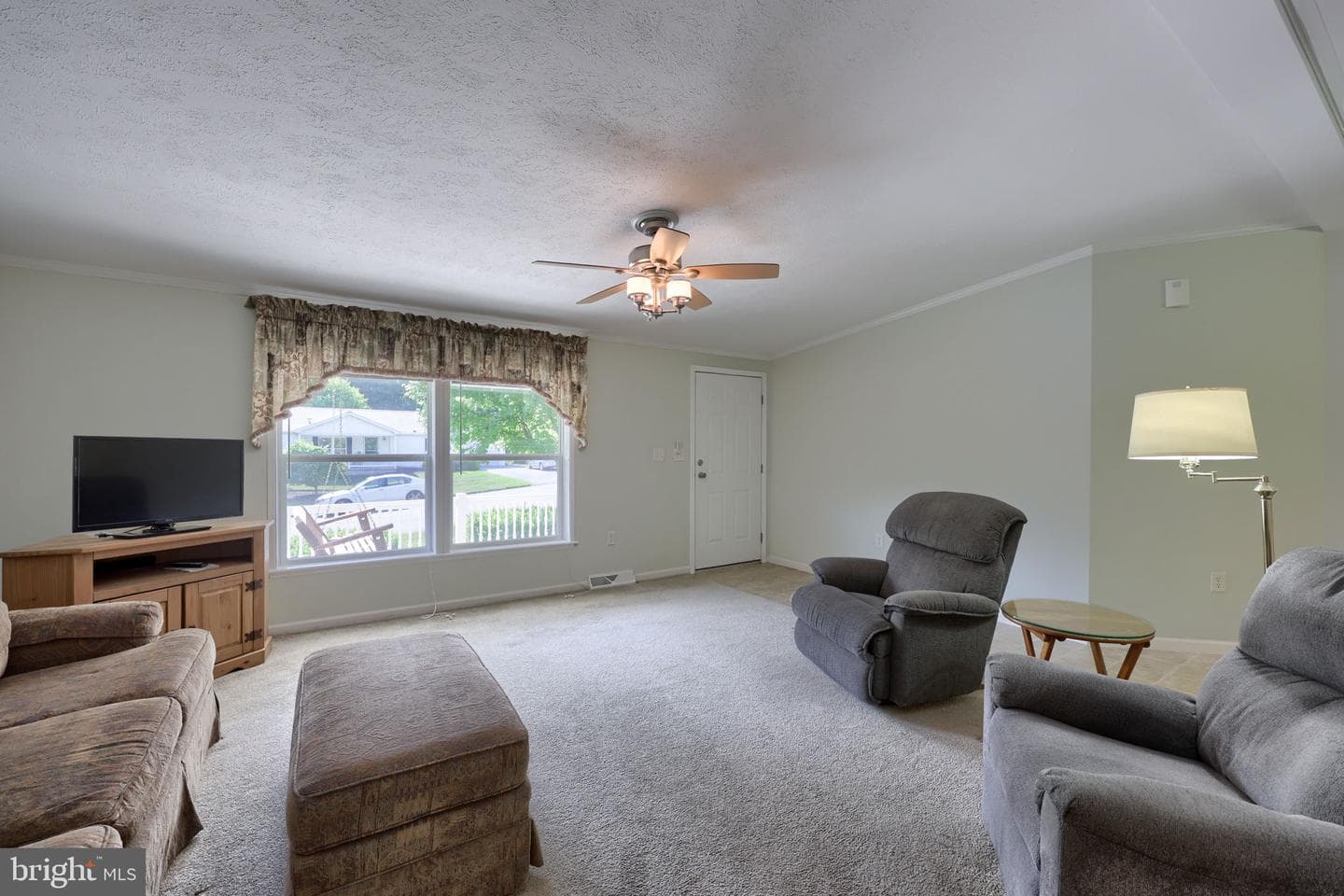 1037 Hemlock Circle photo 12