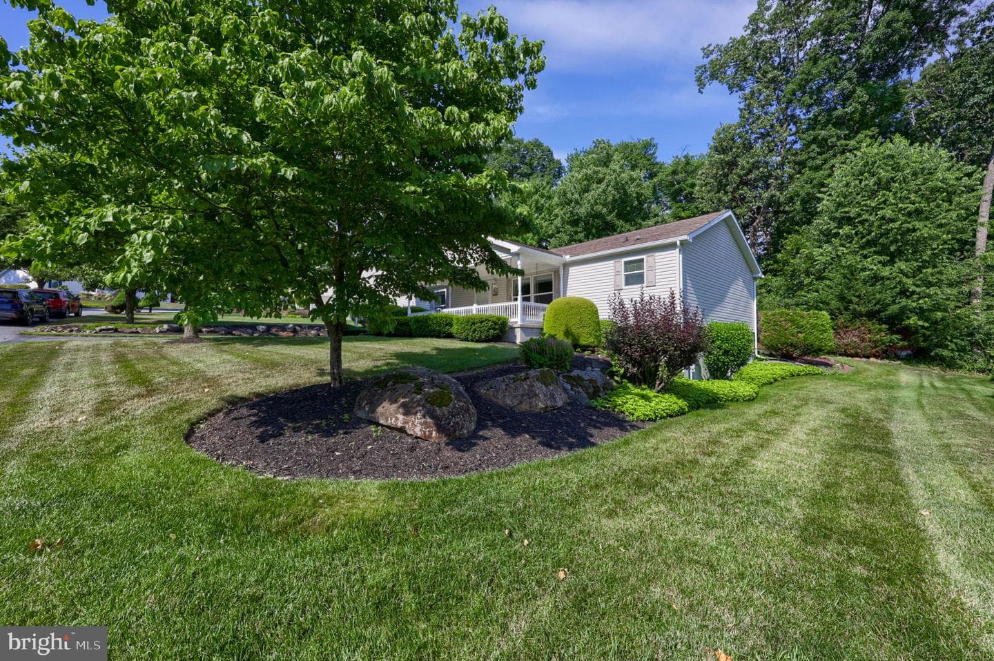 1037 Hemlock Circle photo 5