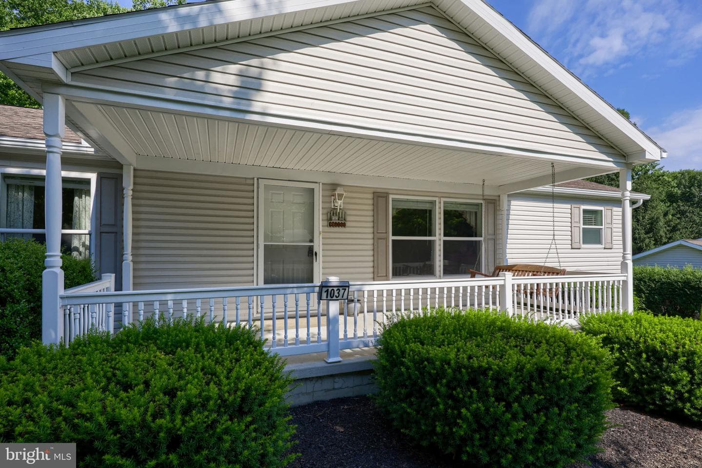 1037 Hemlock Circle photo 7