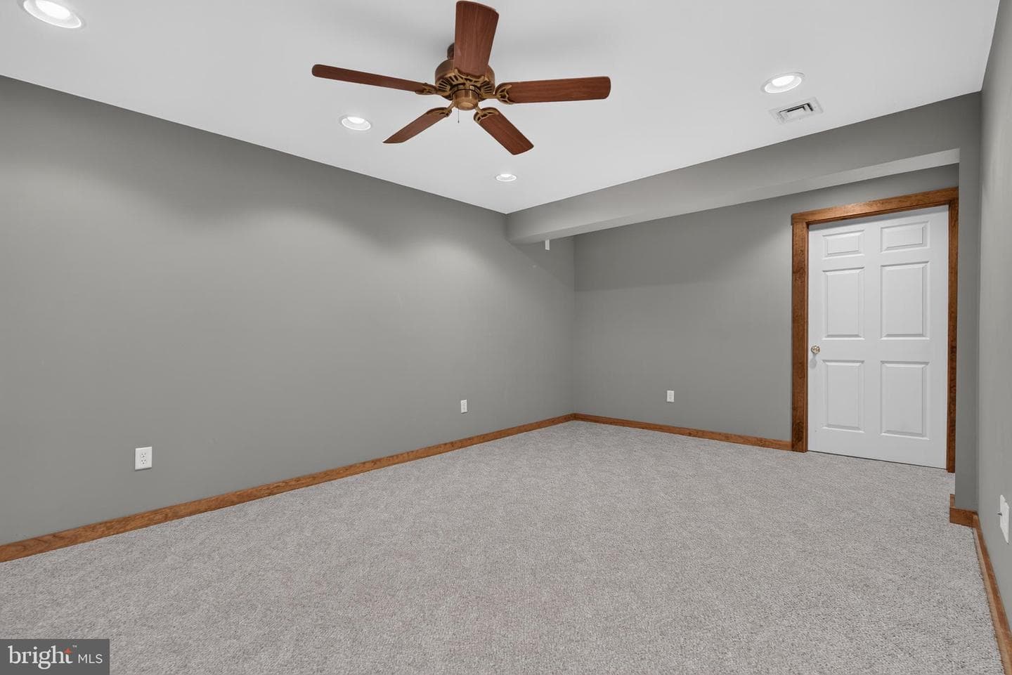75 Pin Oak Street photo 33