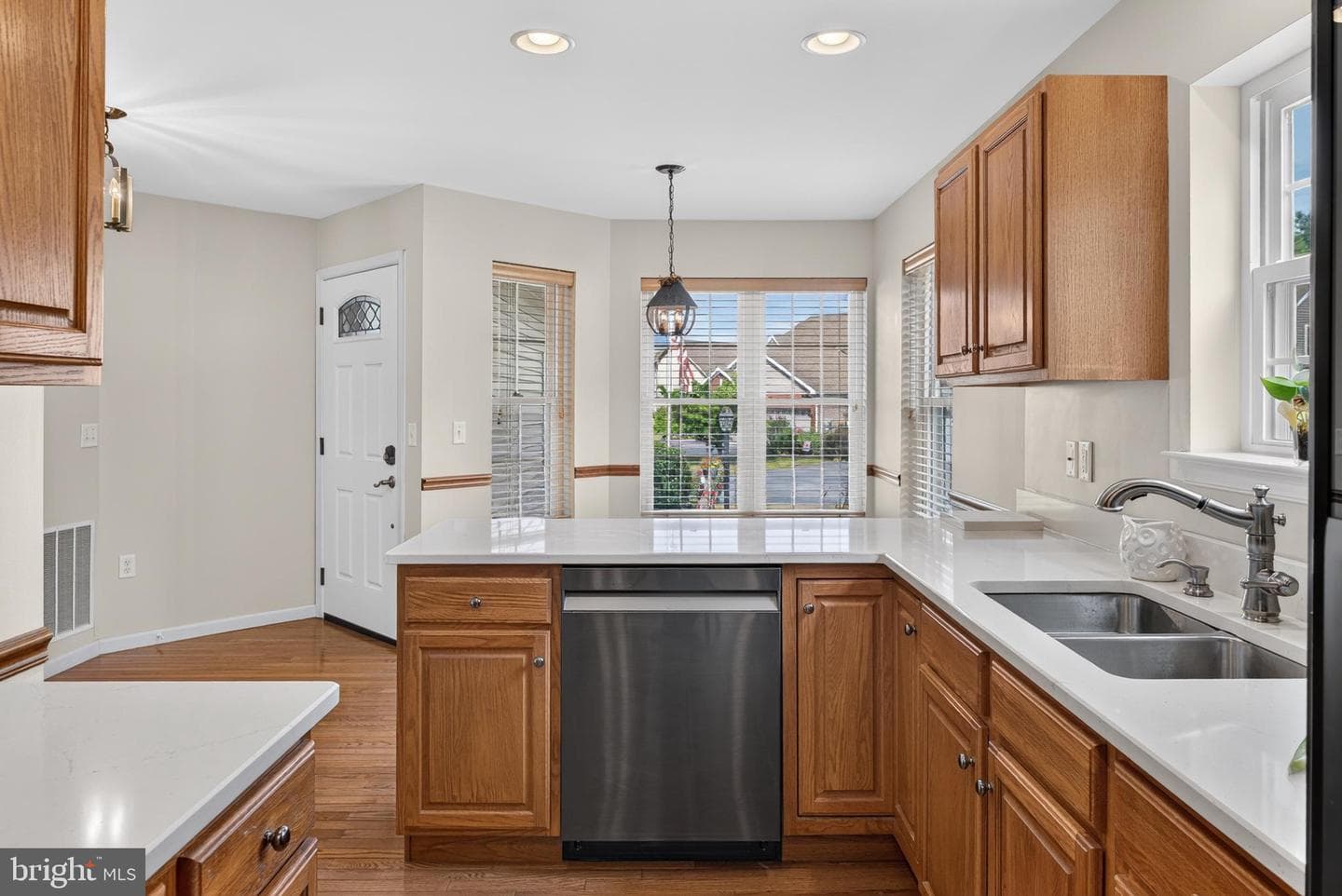 75 Pin Oak Street photo 9