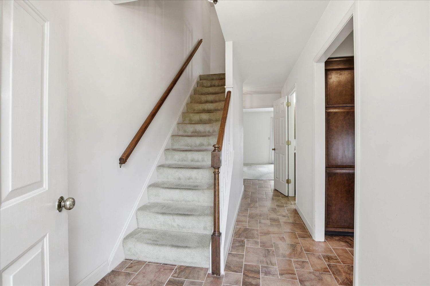 1922 Carlton Drive photo 7