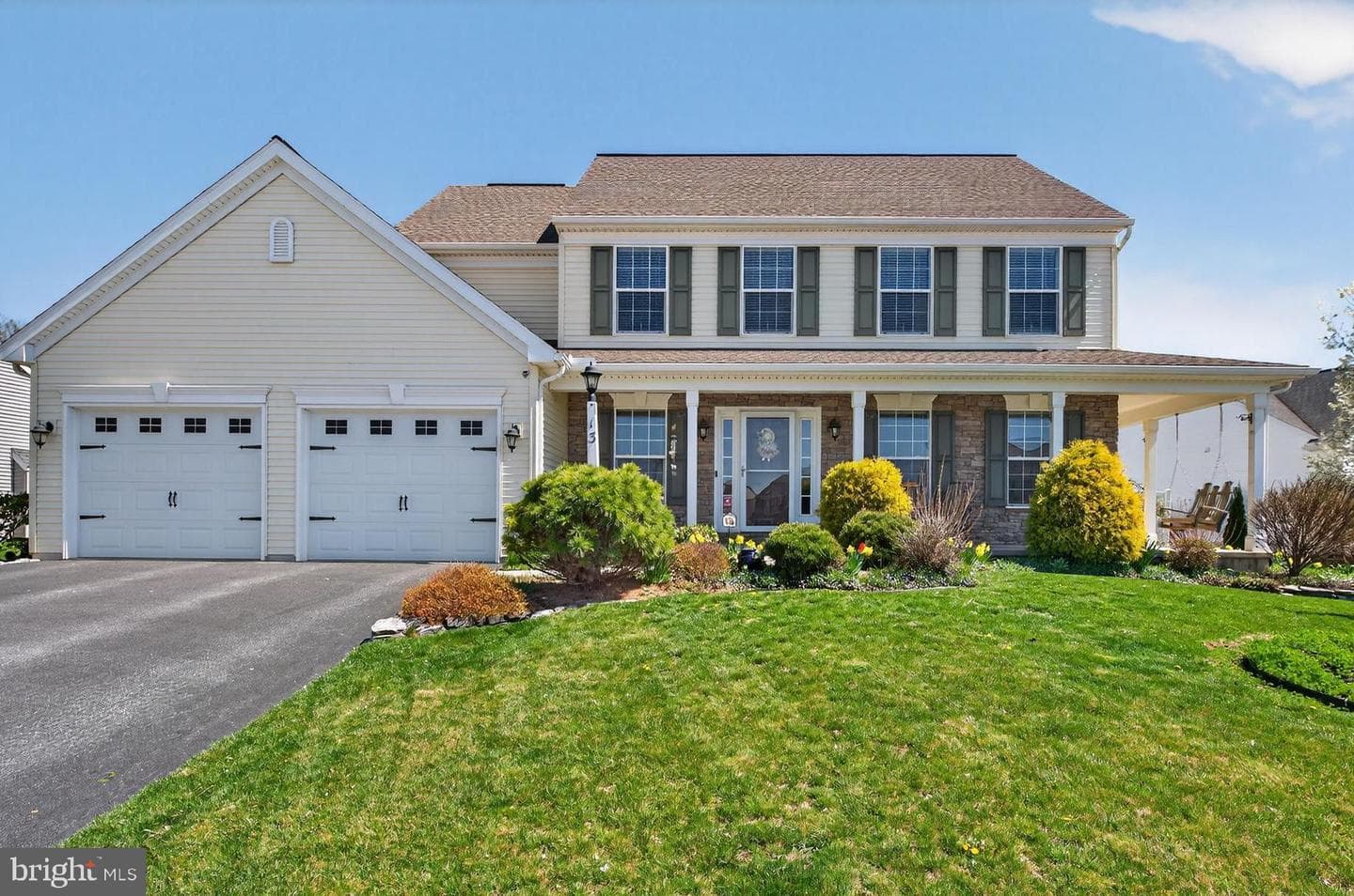 13 Blue Jay Way photo 1