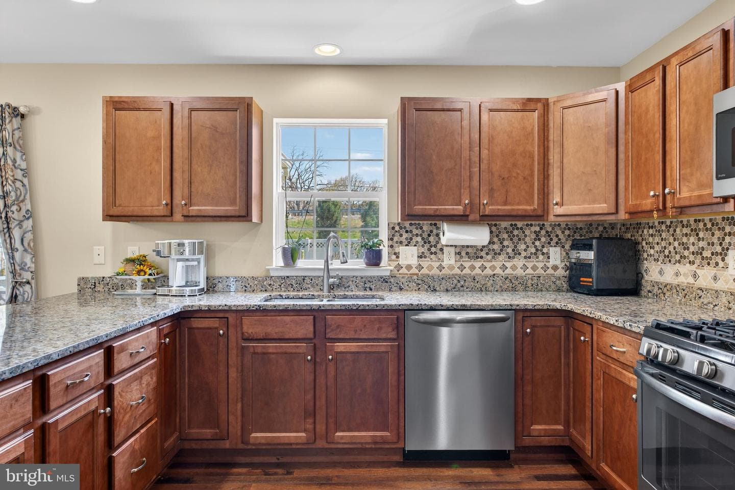 13 Blue Jay Way photo 14