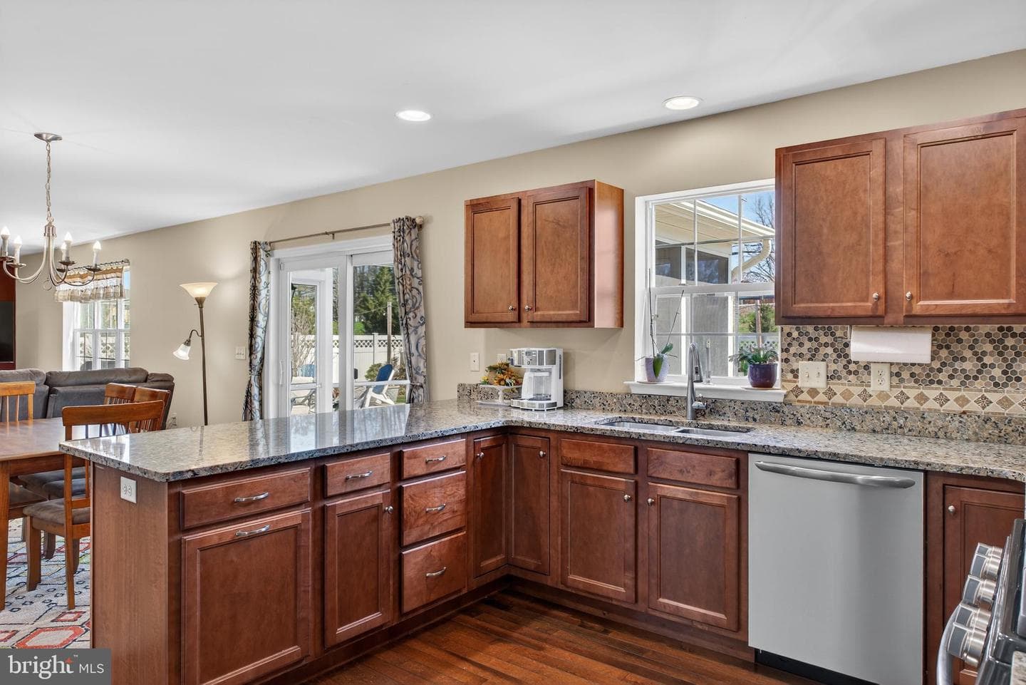 13 Blue Jay Way photo 15