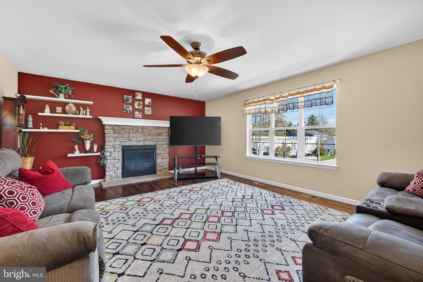 13 Blue Jay Way photo 20