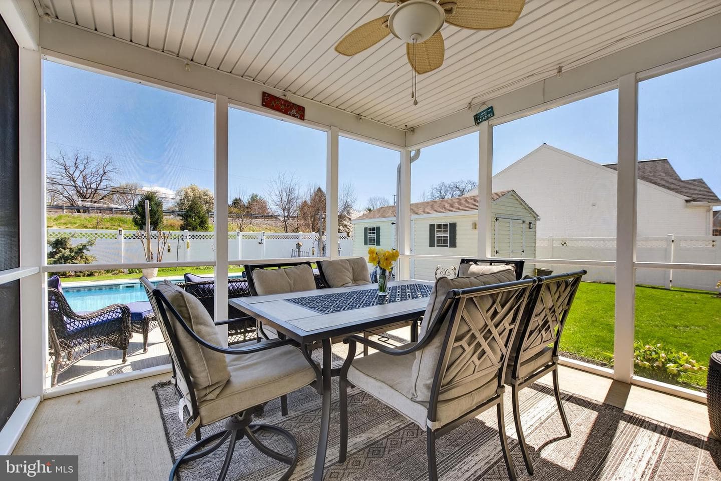 13 Blue Jay Way photo 28