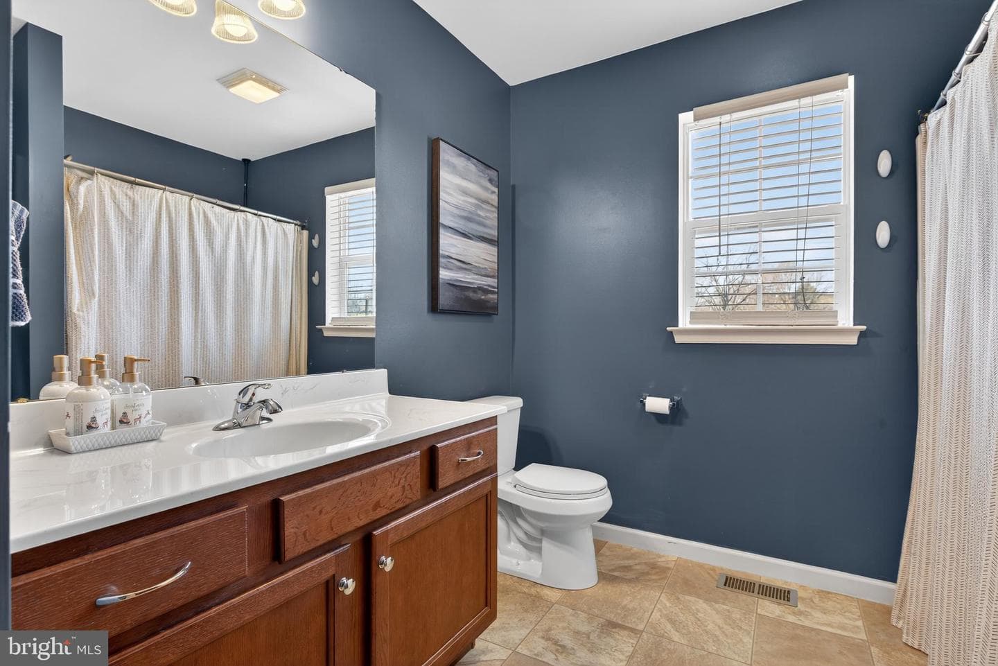 13 Blue Jay Way photo 42