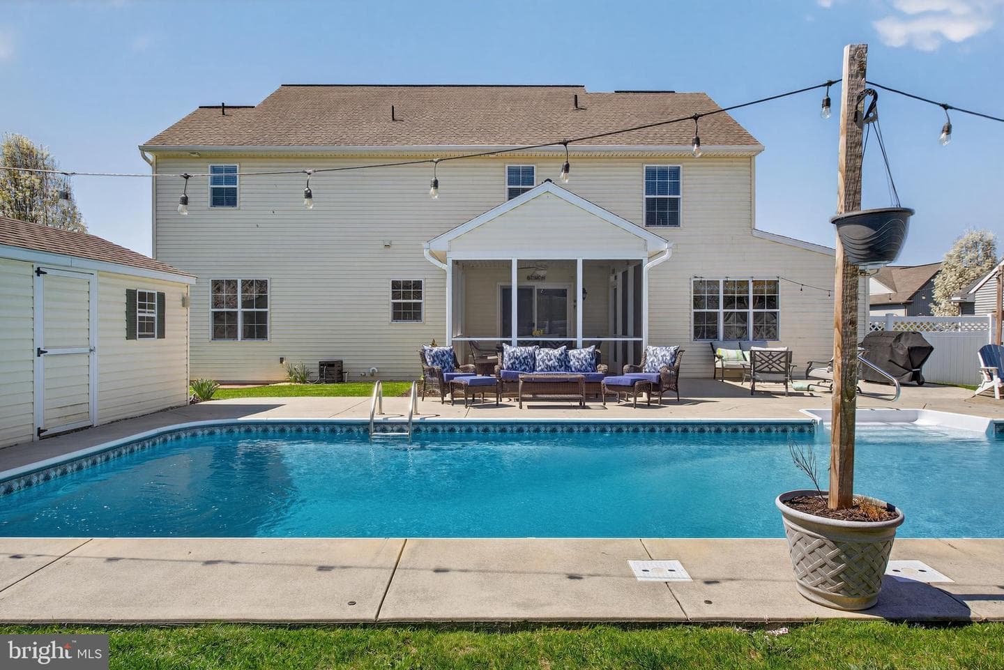 13 Blue Jay Way photo 45