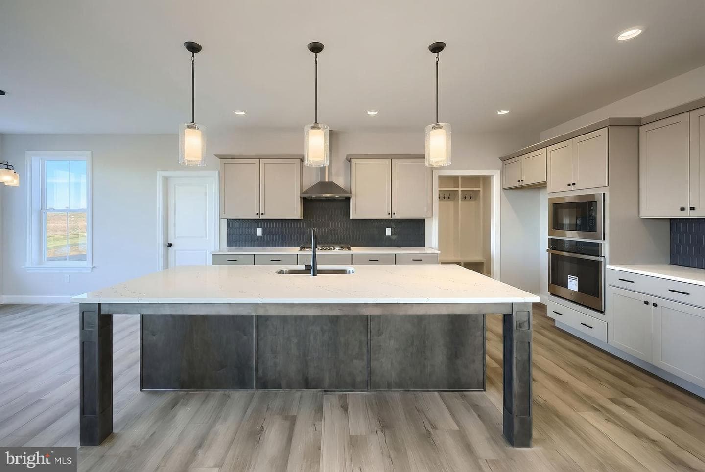 122 Alexandria Drive photo 12