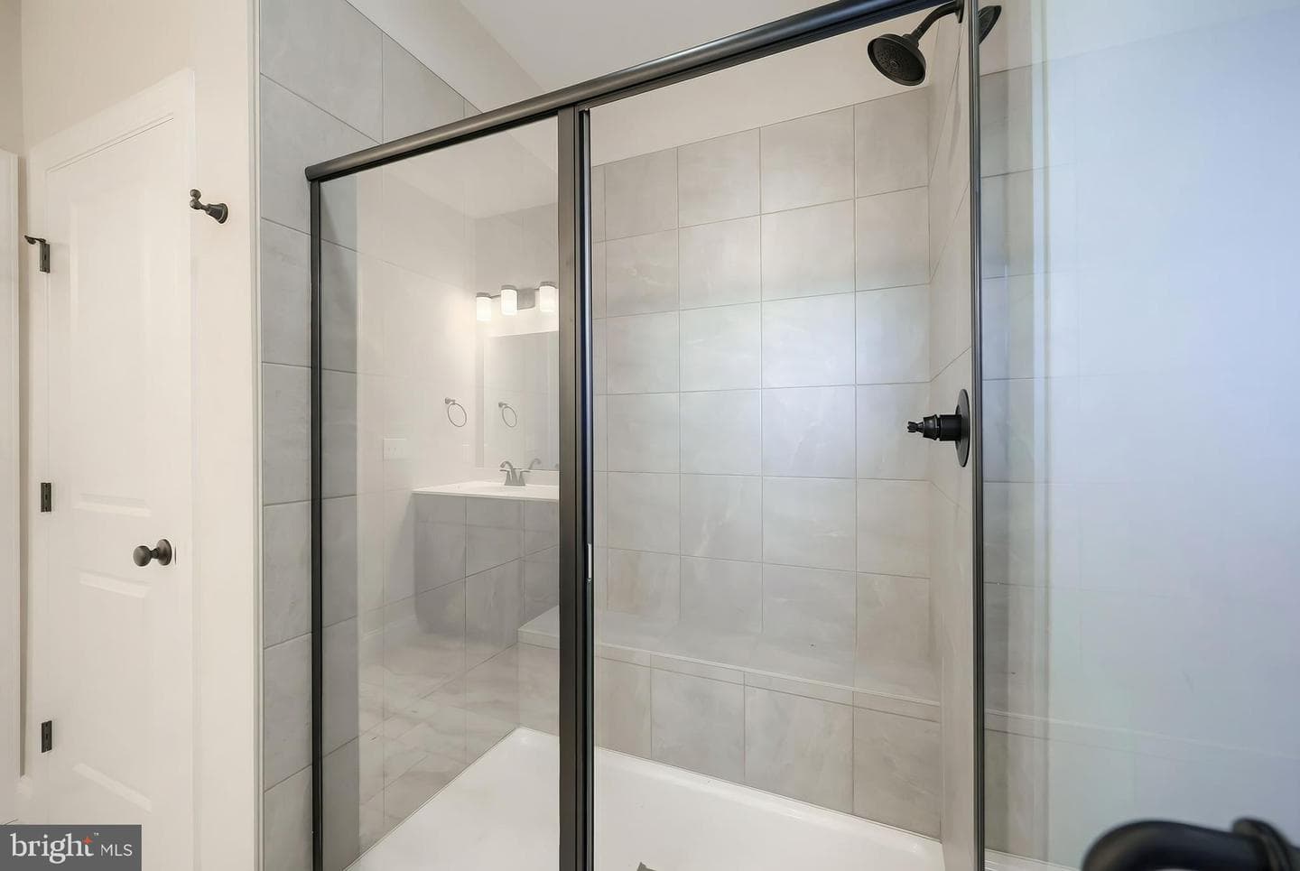 122 Alexandria Drive photo 23