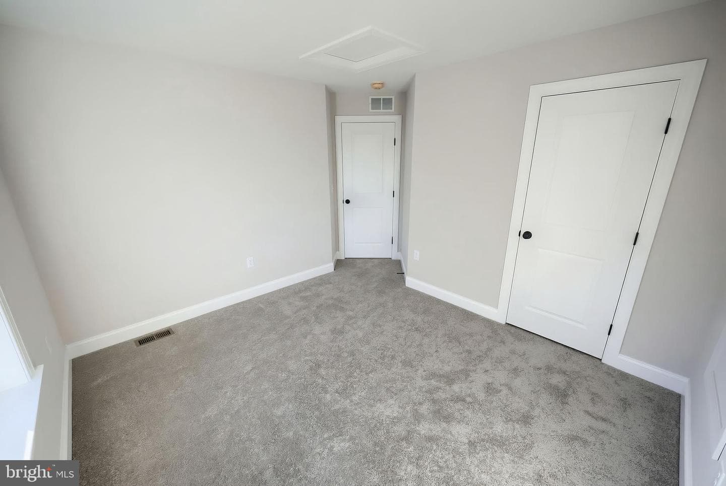 122 Alexandria Drive photo 33