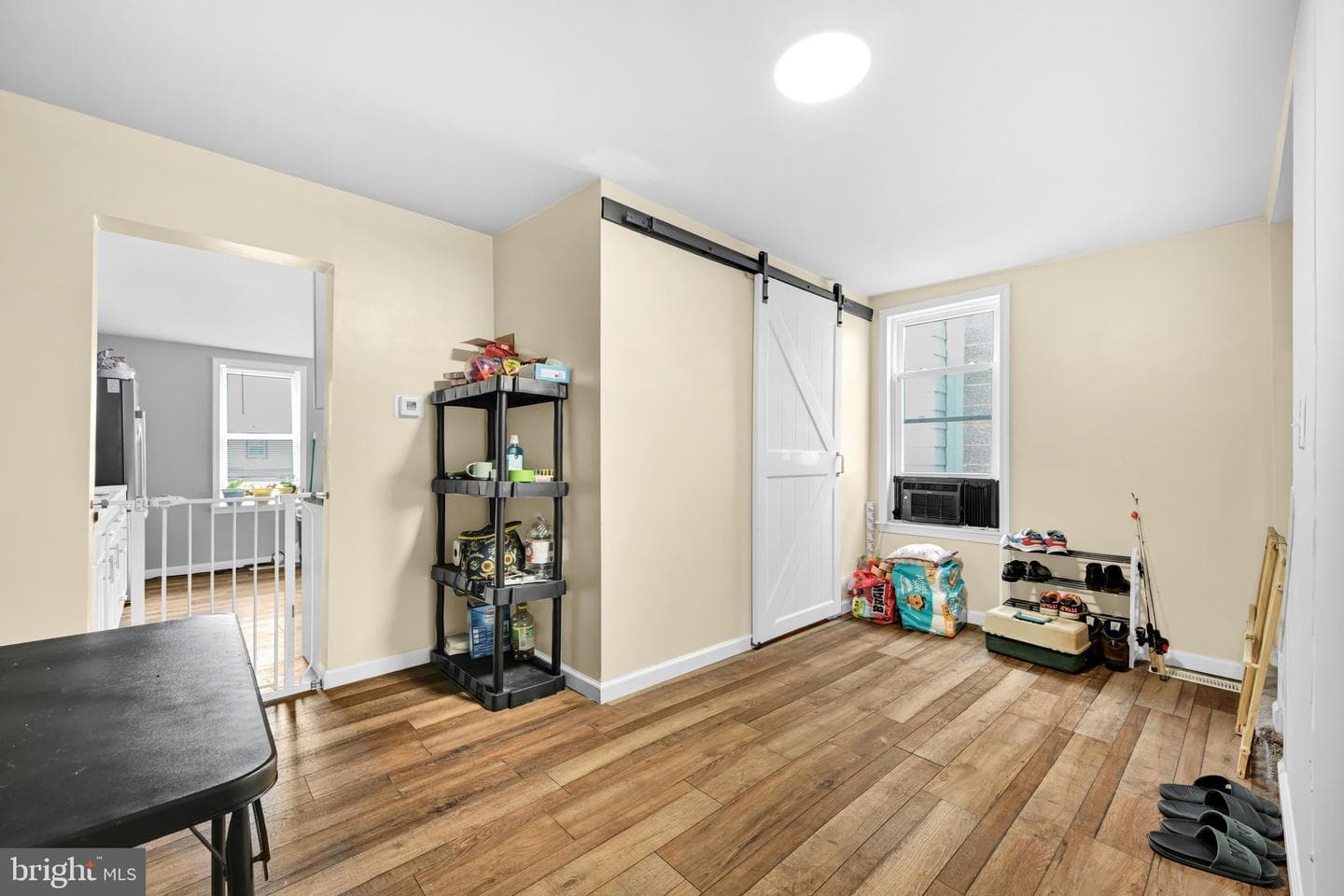 1605 Center Street photo 8