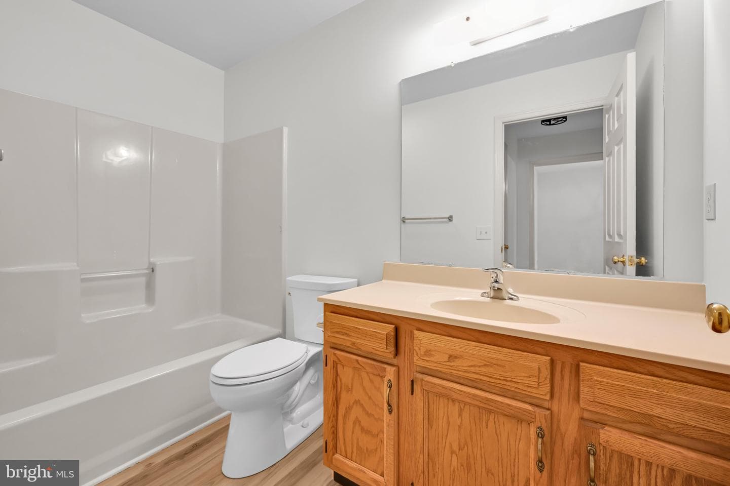 2086 Walnut St photo 14